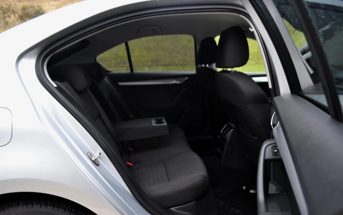 Skoda Octavia cena 34999 przebieg: 275000, rok produkcji 2014 z Gdańsk małe 781